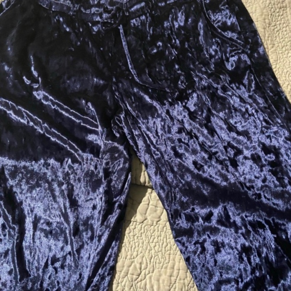 Super soft velvety -  tie waist silky sweats.